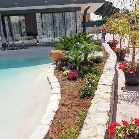 Charming In With Private Pool *