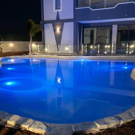 Charming In With Private Pool *