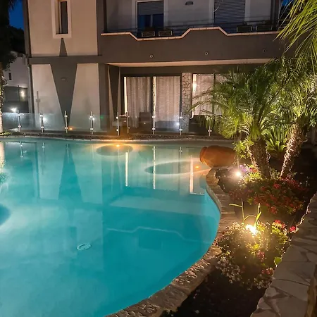 Charming In With Private Pool