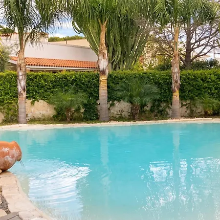 Charming In With Private Pool * フォンターネ・ビアンケ