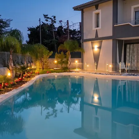 Charming In With Private Pool ヴィラ
